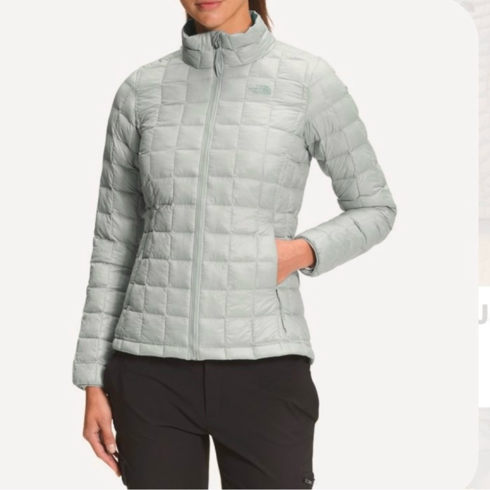 The North‎ Face Ladies Trekker Jacket
Embroidered Size Small